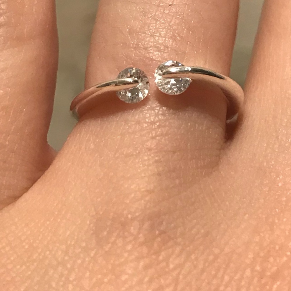 Adjustable Fashion Ring with 2 Crystals